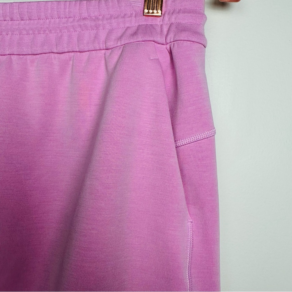 Lululemon Softstreme HR Shorts - Picture 3 of 8